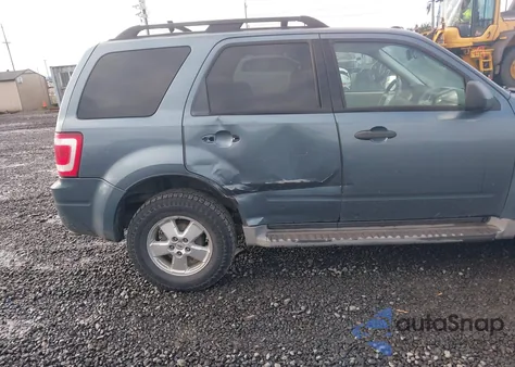 2010 Ford Escape Xlt z USA, uszkodzony, nr VIN 1FMCU9DG6AKB79692